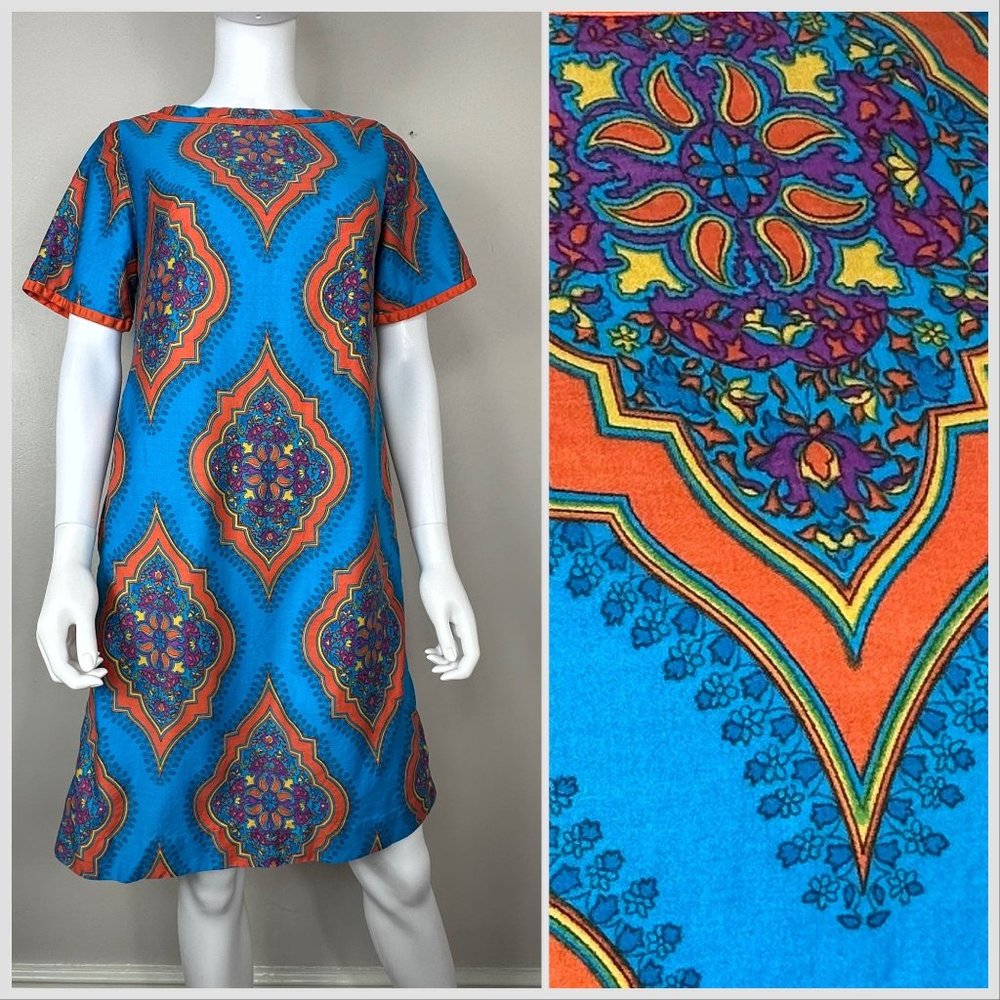 Vintage 1960s Mod Medallion Print Dress, Park East by Swirl Size Small